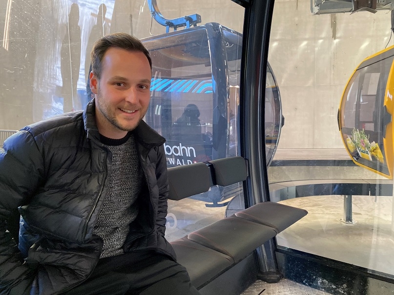 Flavio Tami (23) has been working as manager of the new Grindelwald Terminal sales outlet since November 2019. After completing his apprenticeship, he trained as a railway operations manager.